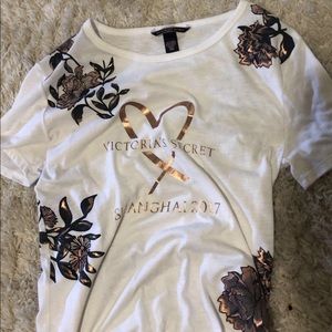 victoria’s secret t shirt
